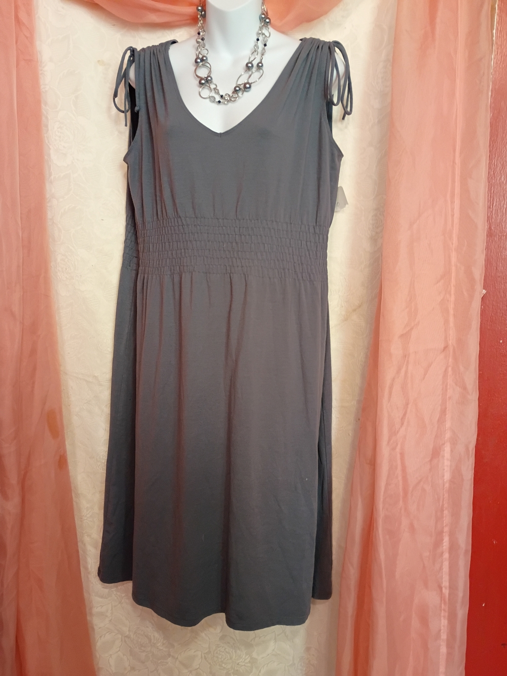 🛍️ BUNDLE ONLY🛍️Mossimo Supply Co. Charcoal Gray V-Neck Smocked Midi Dress